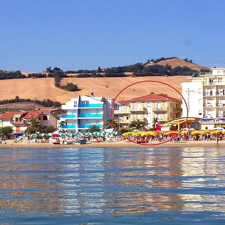 Le Palme 2 Pineto Vacanza エクステリア 写真